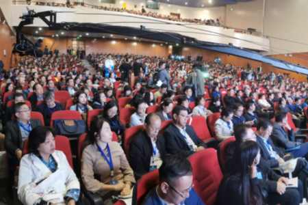 【中国青年报客户端】国内外的专家会聚兰大 共话高等教育发展